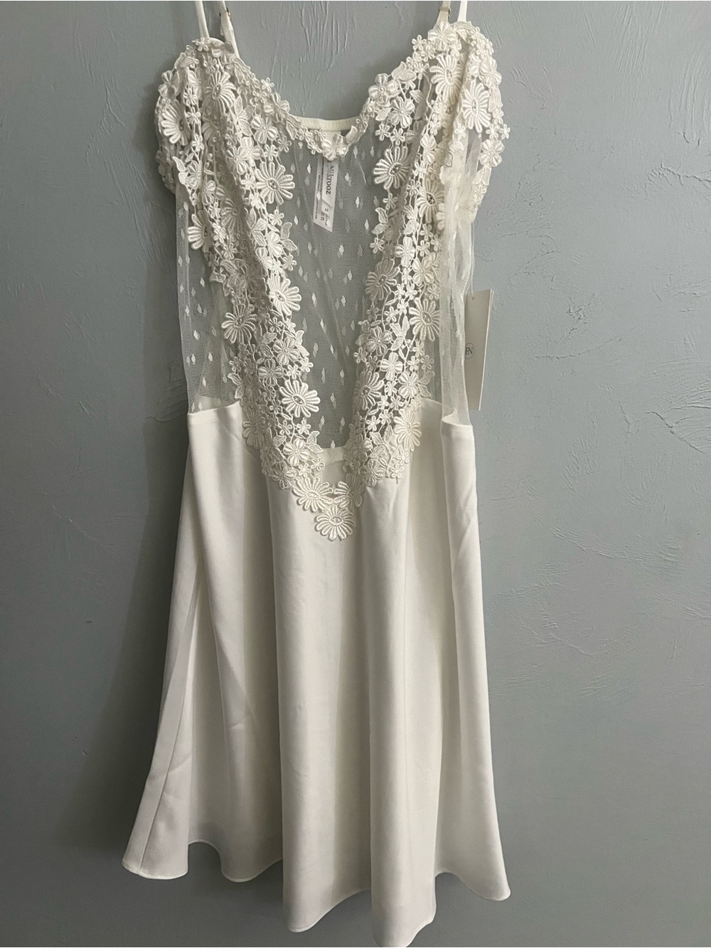 Flora Nikrooz White Sheer Lace Slip - Picture 5 of 6